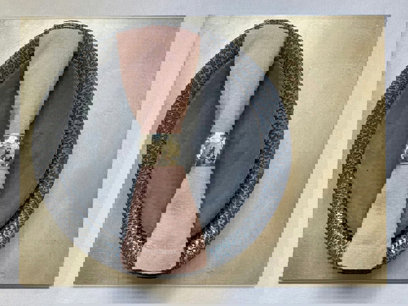 POSH TRADING COMPANY Silver Leaf Grand Placemat - Chic Matte Champagne