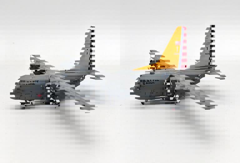 InFlight200 USA Air Force Lockheed C-130H Hercules L-382 81-0629 With Stand 1:200 Scale Inflight200 IF130USAF629