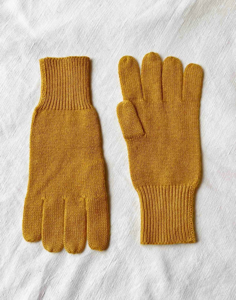 Women's Luxury Merino Wool Gloves – Mustard - British Boxers