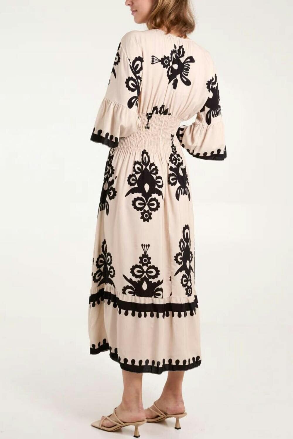 Hoxton Gal Oversized 3/4 Sleeves V Neck Printed Maxi Dress in Beige