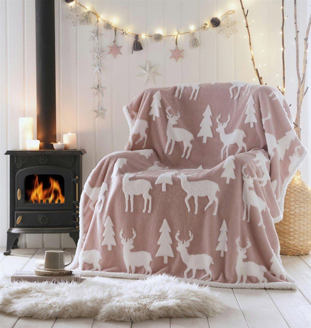 Portfolio Home Reindeer Pink Sherpa Fleece Throw 130x170cm