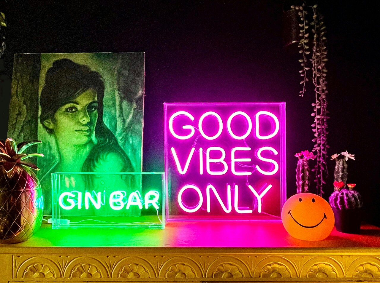 Love Frankie Gin Bar LED Neon Light - Green