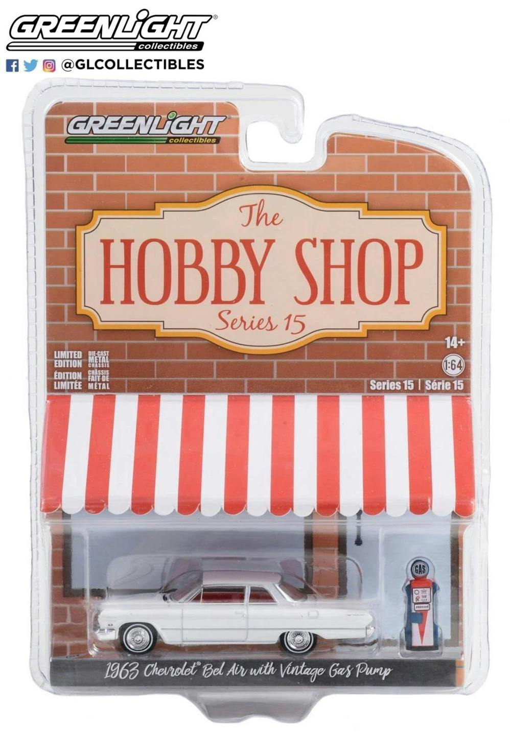MCSlots 1963 Chevrolet Bel Air With Vintage Gas Pump 1:64 Scale Greenlight 97150A
