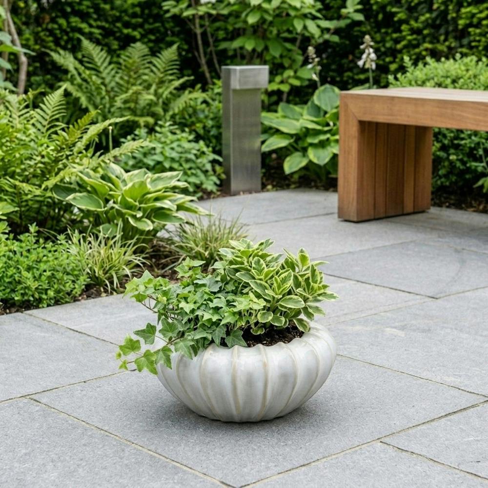 Garden Greatness Elevate Mika Display Planter Pot