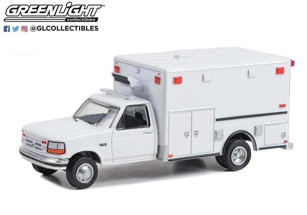 MCSlots 1992 Ford F-350 Ambluance White 1:64 Scale Greenlight 67061
