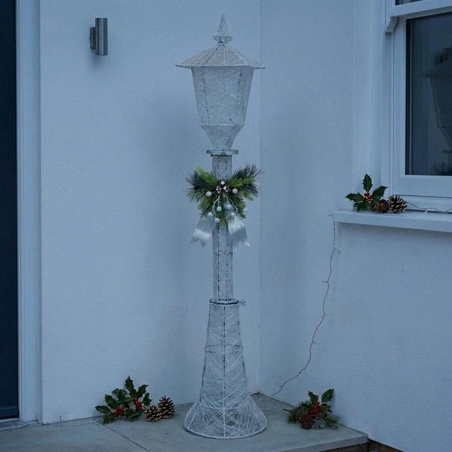 Garden Greatness Nostalgic Outdoor Christmas Lamp Post Light