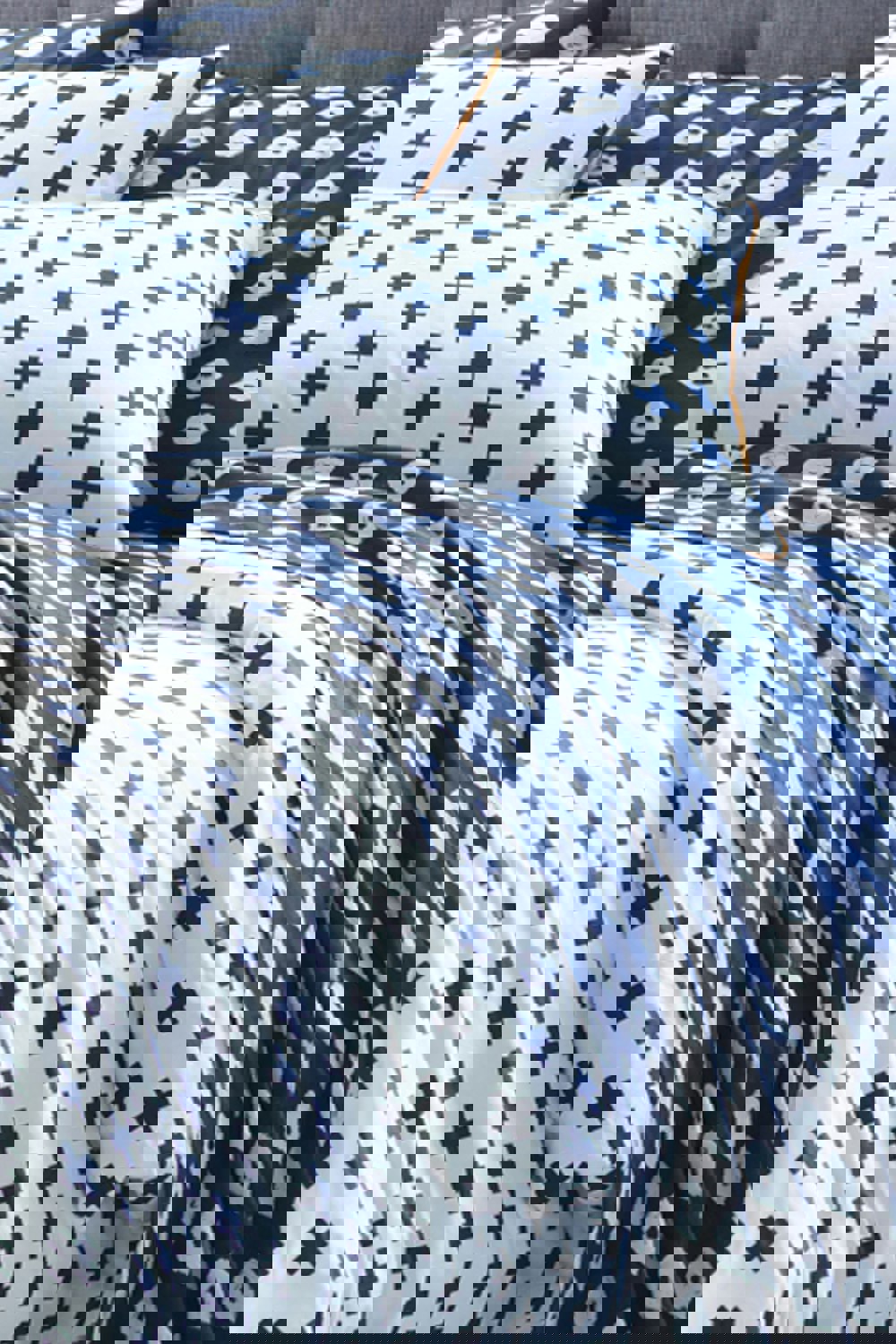 Novogratz Painted Lips Fitted Sheet