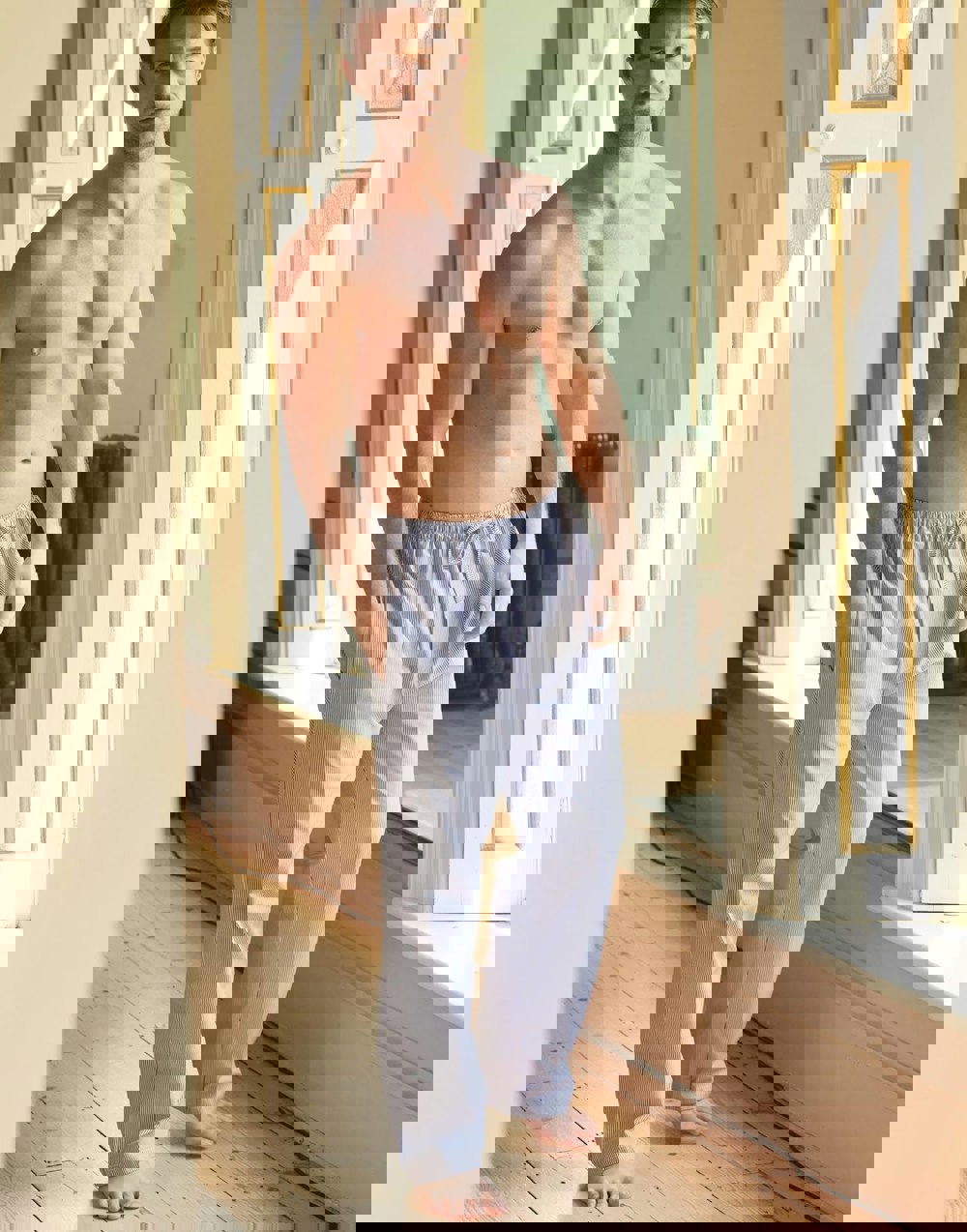 M_PJ_Trousers_Navy_Pinstripe_1-1.mp4