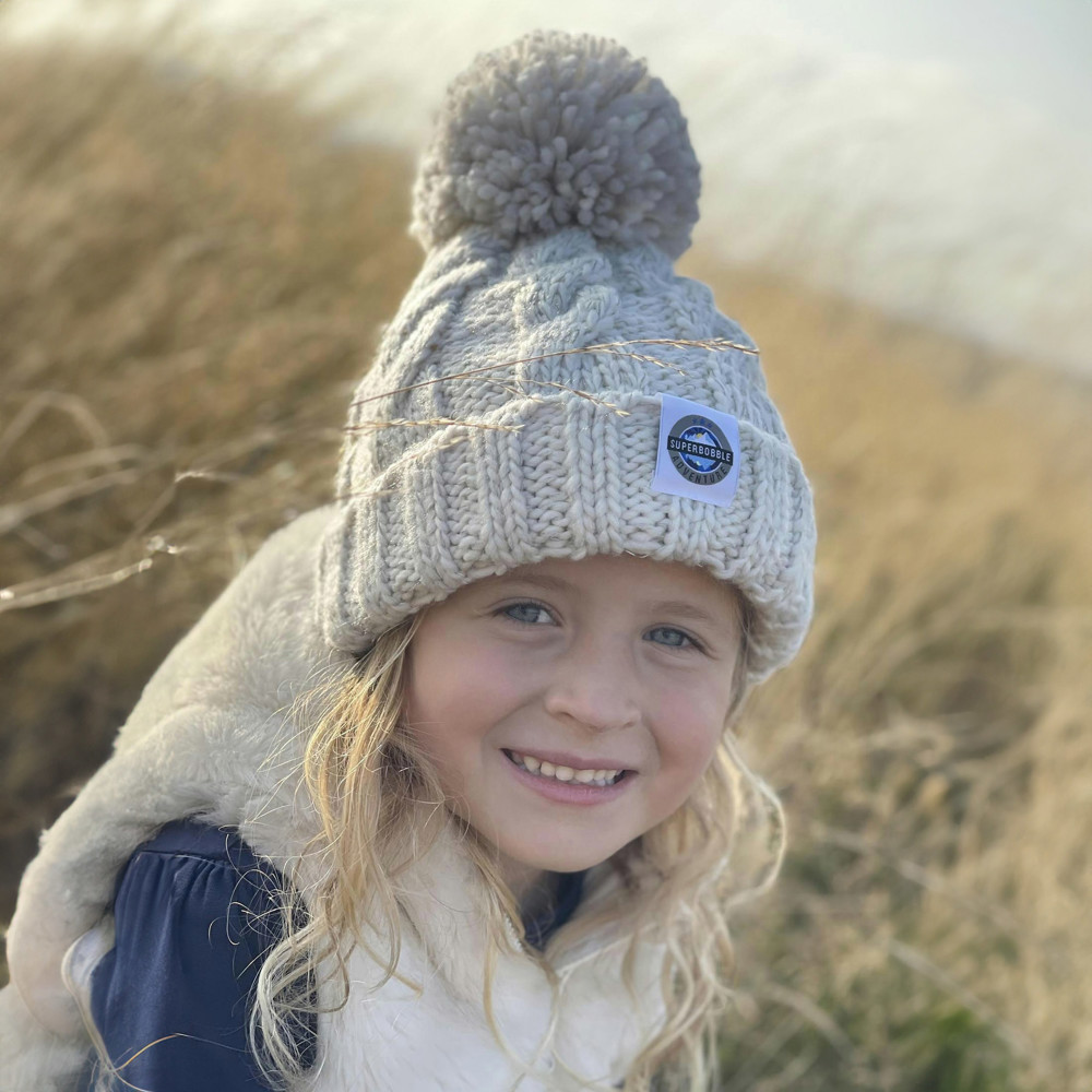 Superbobble Unisex Kids Cream Kids Cable Knit Beanie Bobble Hat - Oatmeal