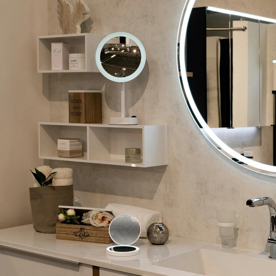 Smedbo Matt White LED Dual Light Mirror - Freestanding with 5x Magnification, Battery Operated Bathroom Table Mirror