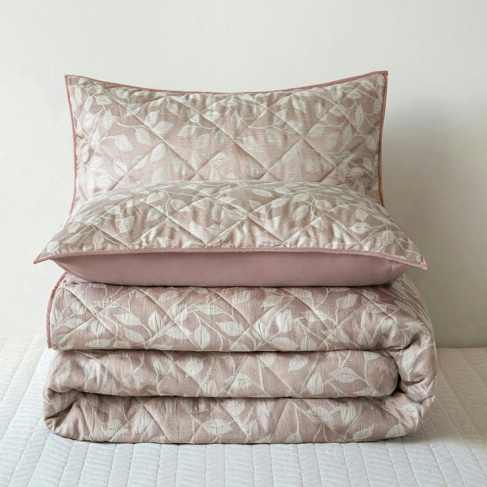 Intimates Florette Luxury Jaquard Floral Quilted Bedspread Set