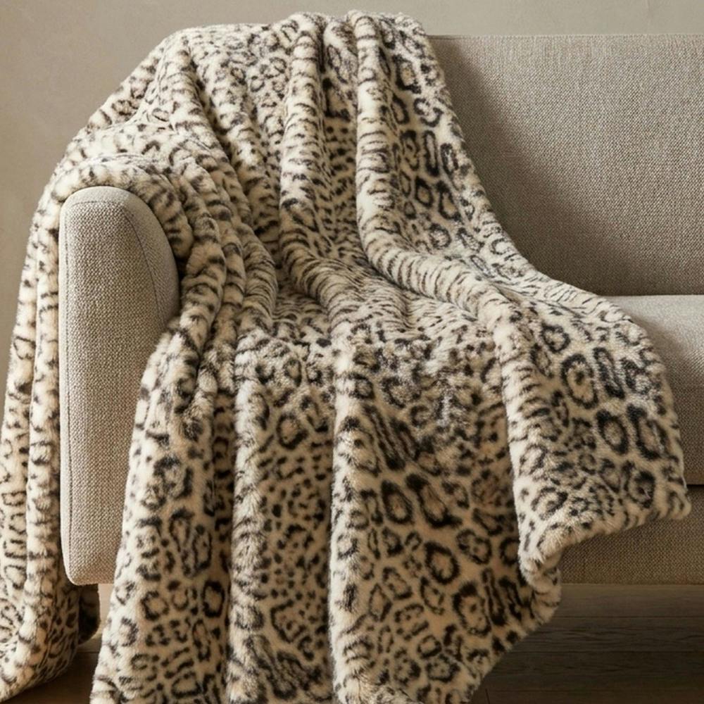 Garden Greatness Super Soft Leopard Print Cosy Throw