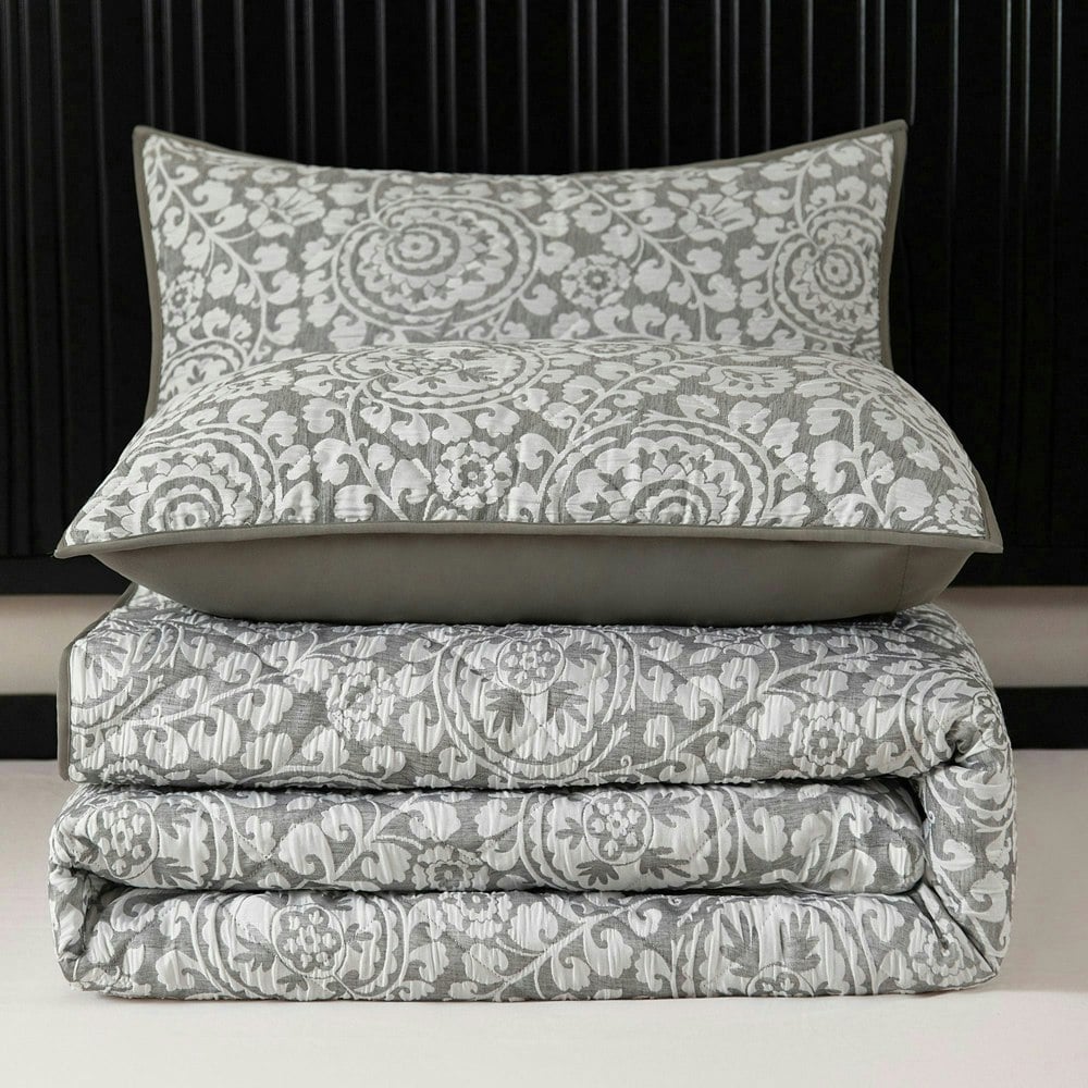 Intimates Matteo Luxury Jaquard Floral Quilted Bedspread Set
