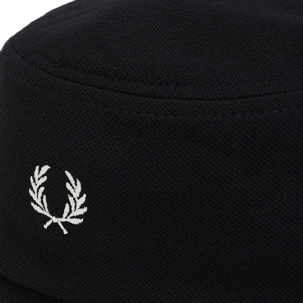 Fred Perry Classic Piqué Bucket Hat Black/Snow White