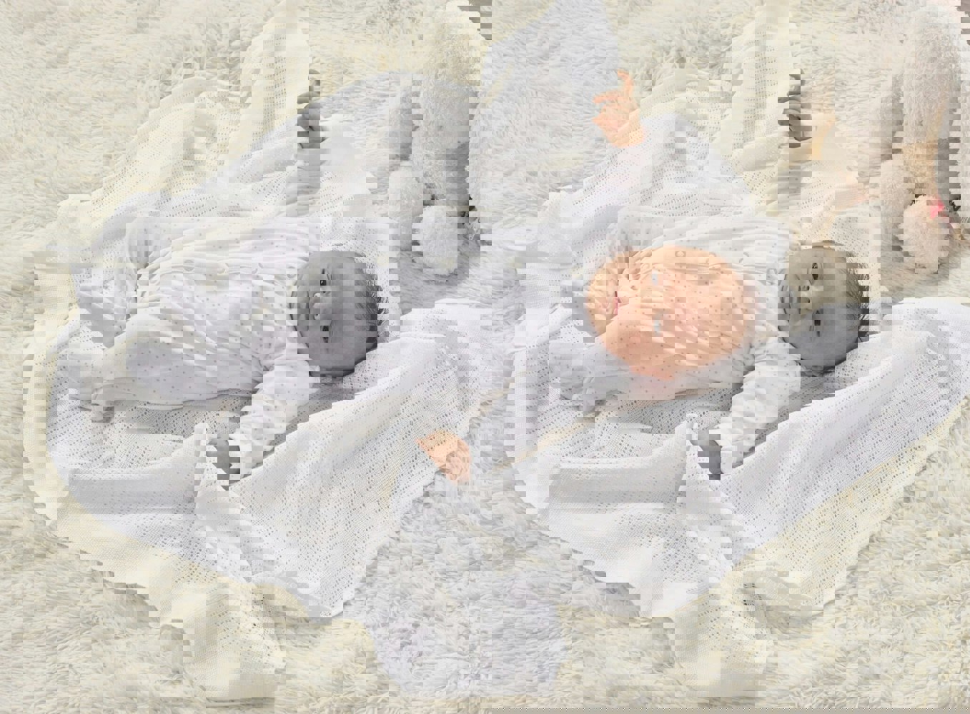 Kinder Valley Cellular Shawl White