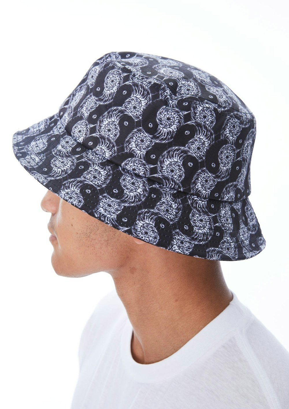 BOARDIES Yin Yang Bucket Hat