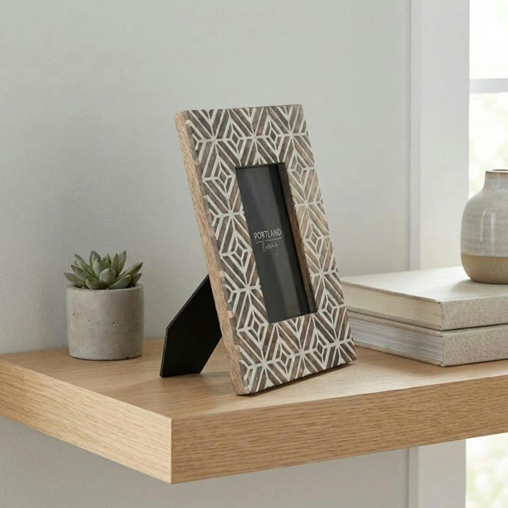 Garden Greatness White Wash Zig Zag Carved Photo Frame