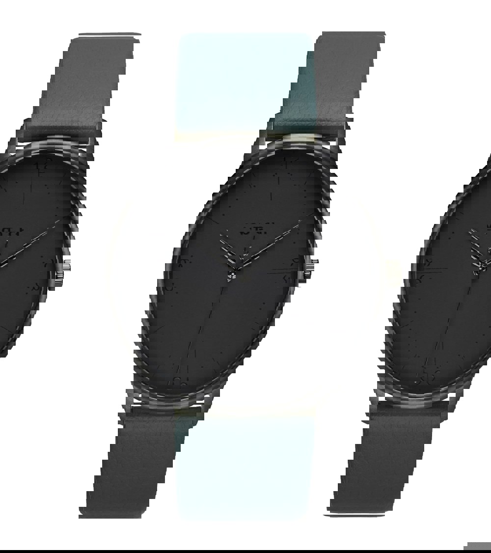 Votch Black & Juniper with Black | Aalto