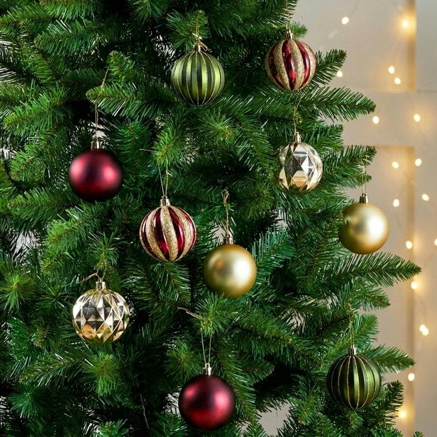 Garden Greatness Traditional Christmas Baubles 35 Pack