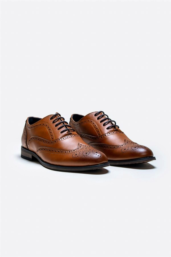 Clark tan shoe front