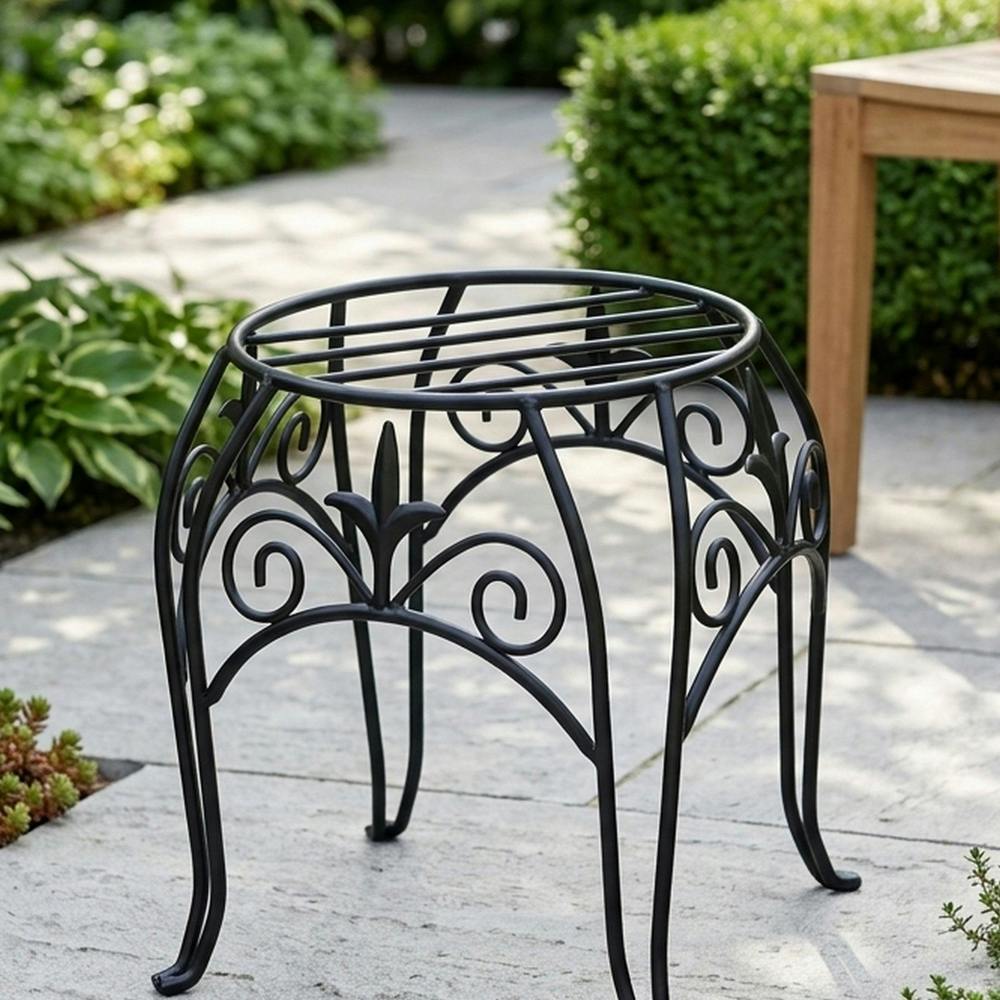 Garden Greatness Urban Cameo Metal Plant Display Stand