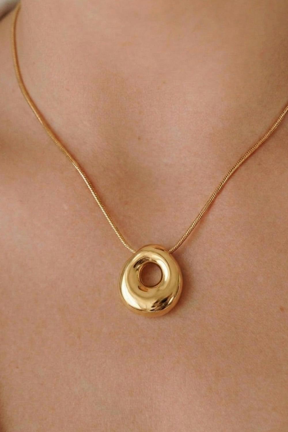 Serla Bubble Initial Gold Plated Necklace Letter O