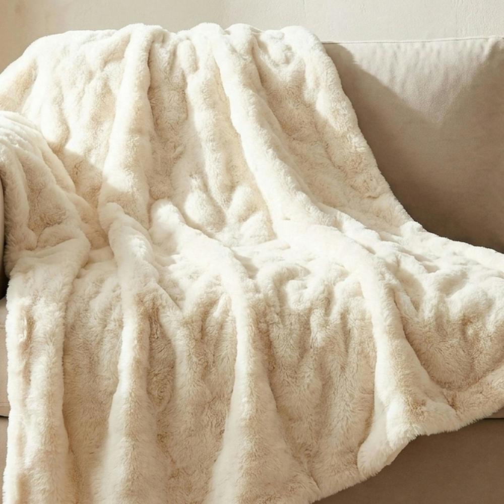 Garden Greatness Sumptuous Faux Fur Comfort Throw