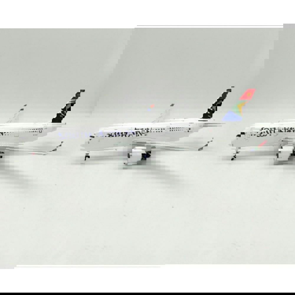 InFlight200 South African Airways Airbus A350-941 ZS-SDF With Stand 1:200 Scale Inflight200 IF359SAA05