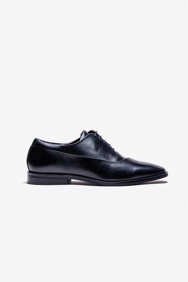 Seviile black shoe side