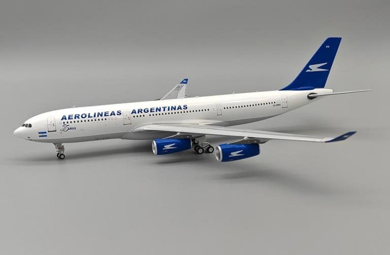InFlight200 Aerolineas Argentinas Airbus A340-211 LV-ZPO With Stand Limited 51 Models 1:200 Scale Inflight200 IF342LV1124R