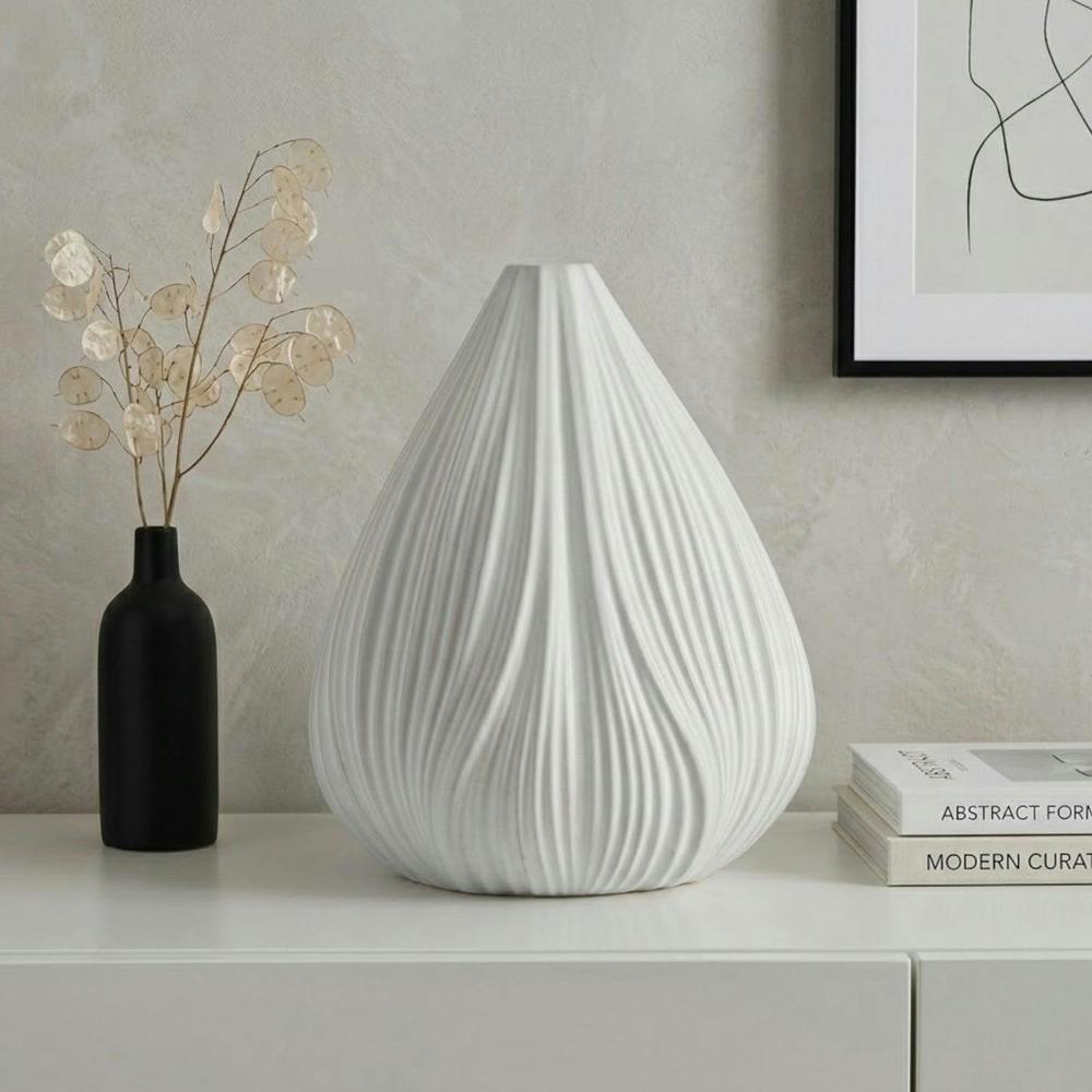Garden Greatness Maison Flower Bud Table Lamp
