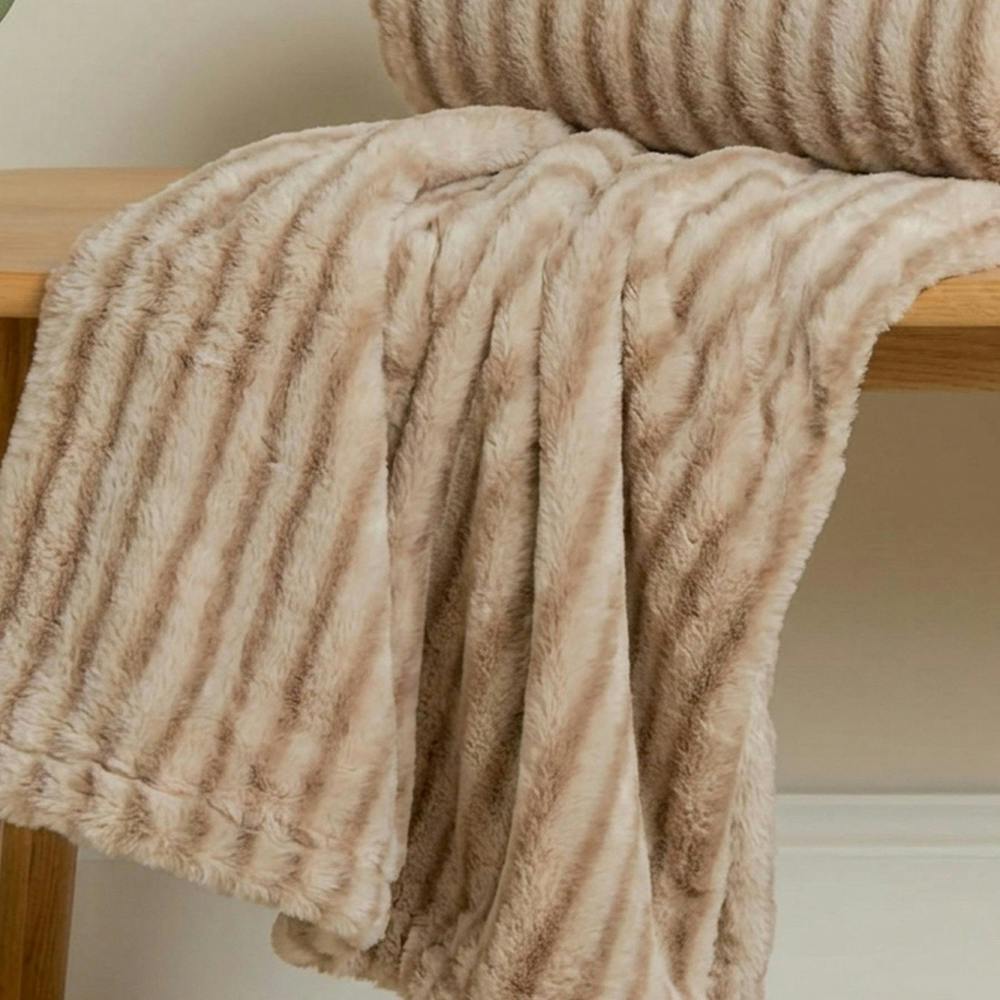 Garden Greatness Classic Striped Cosy Mallory Throw