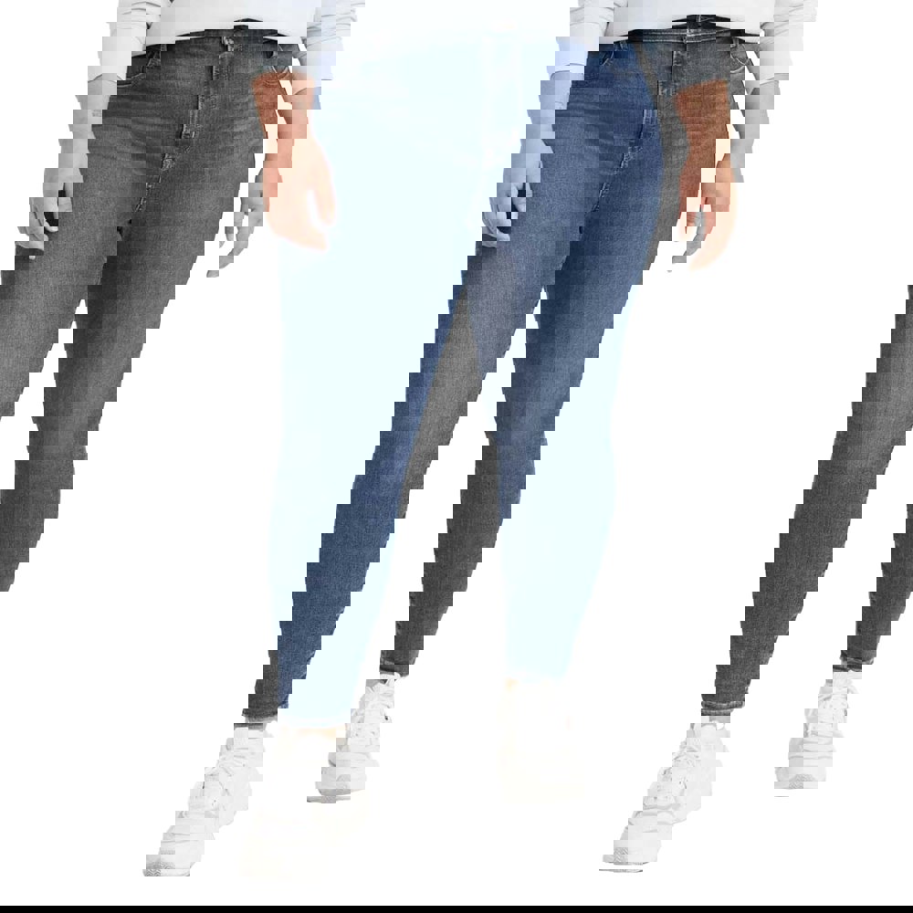 Levis Womens 720 High Rise Super Skinny Leather Patch Plus Jeans - Denim