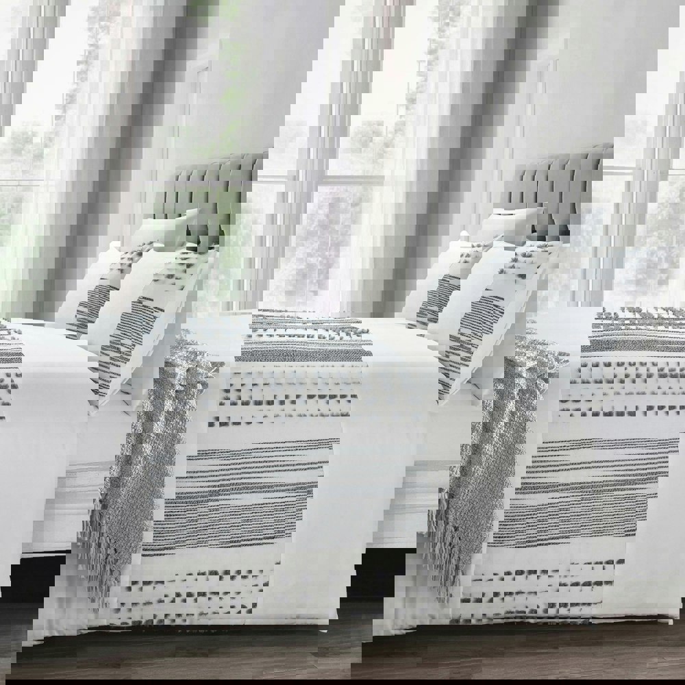 Intimates Micah Tufted White Duvet Cover & Pillowcase Set