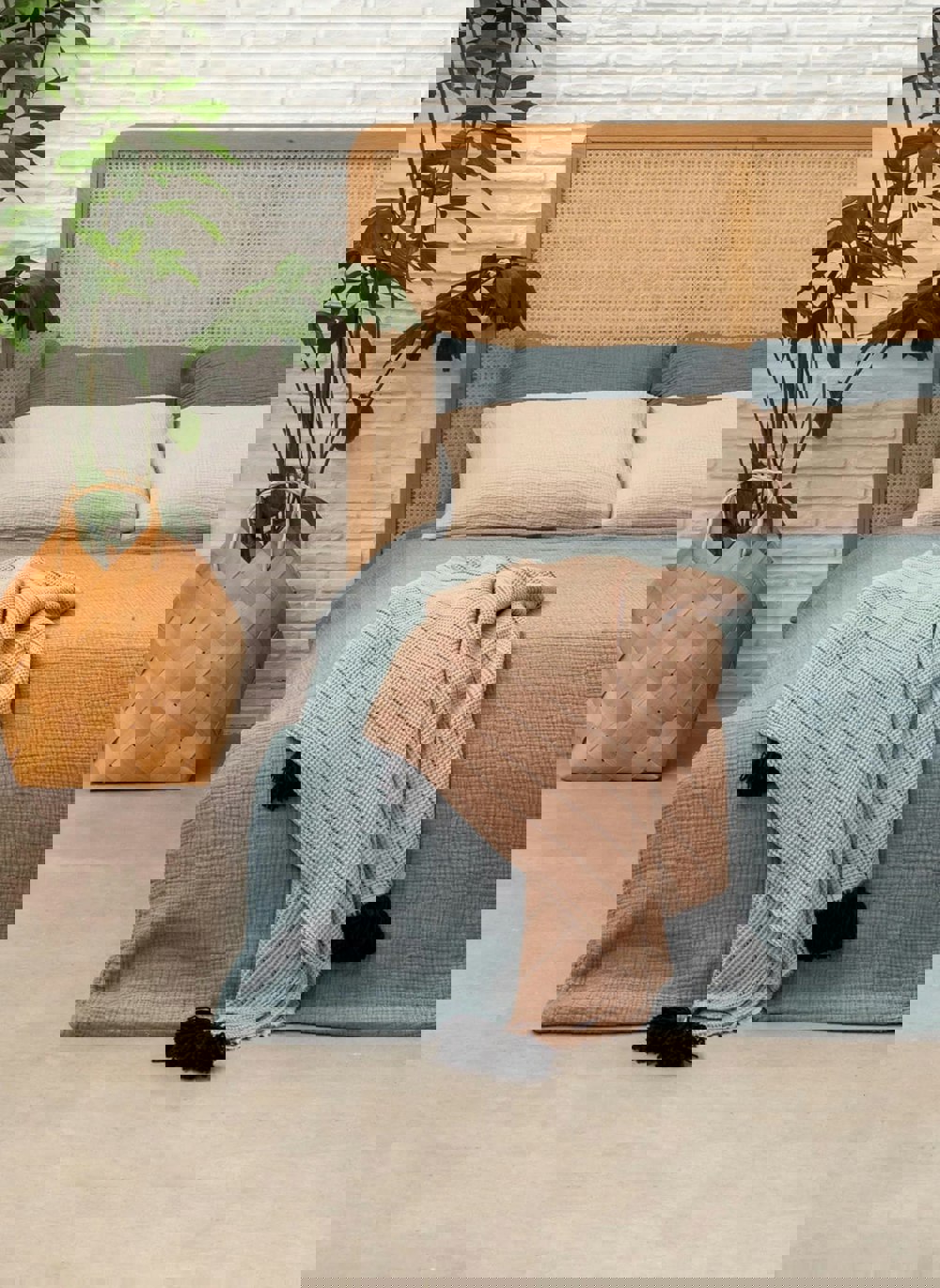 Rozi Buhur Collection Throw - Beige & Black