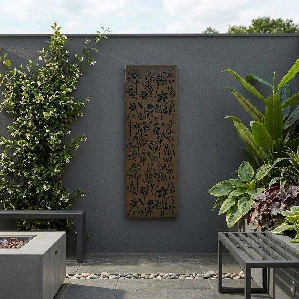 Garden Greatness Lunaria Flowers Solar Panel Wall Light