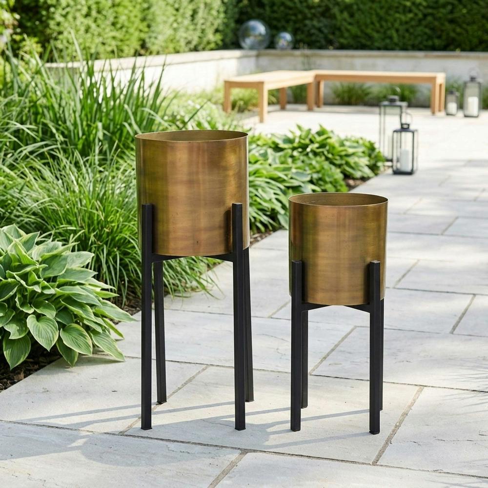 Garden Greatness Duo Iron Planter Pots with Stand