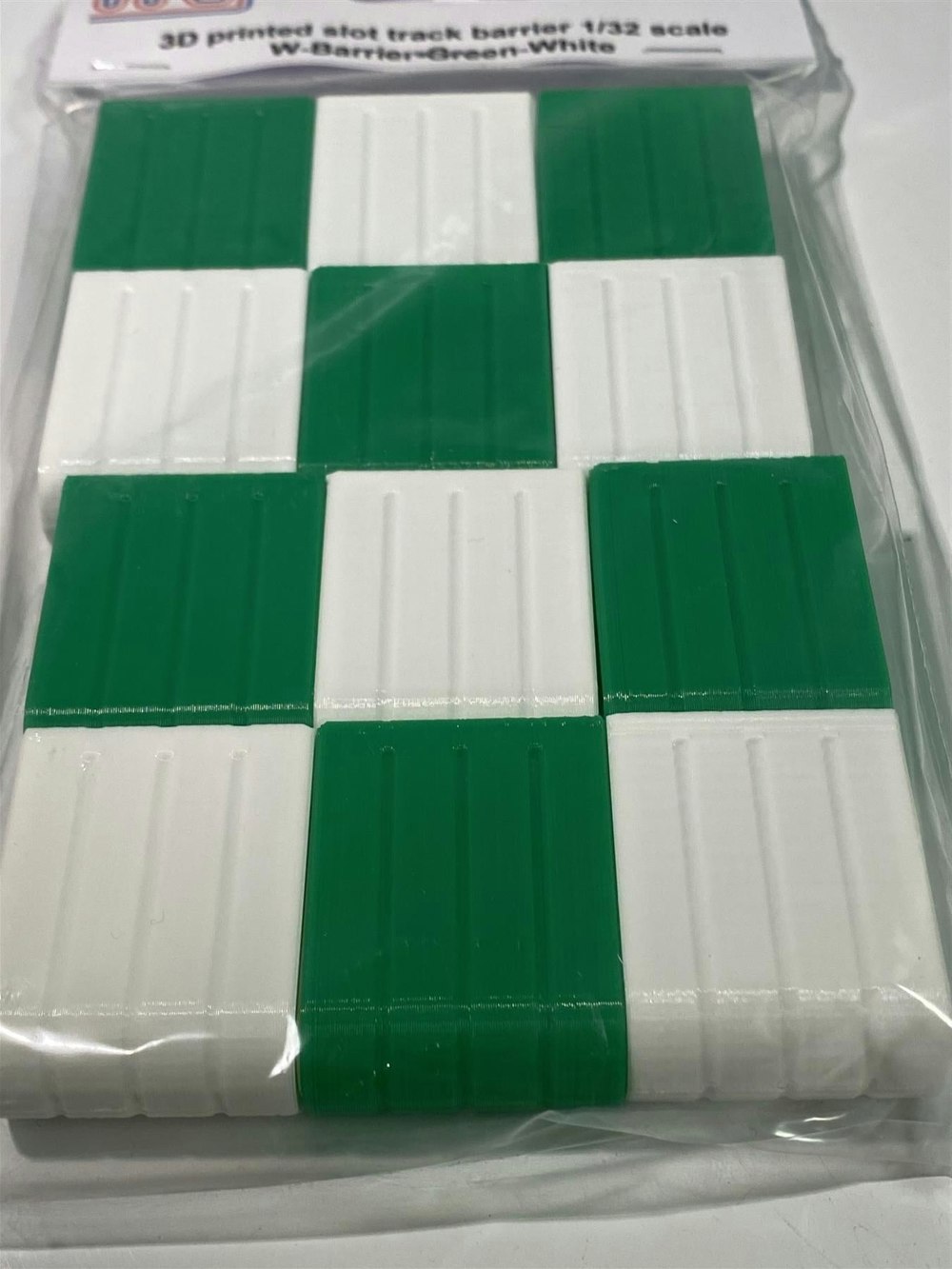 MCSlots Slot Car Track Scenery Green and White  Barriers x 12 1:32 Scale NEW Wasp