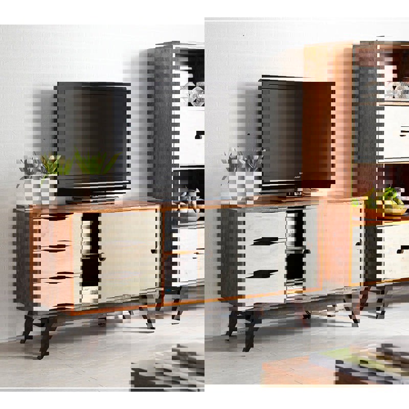 IH Design Romney Wooden Media Unit