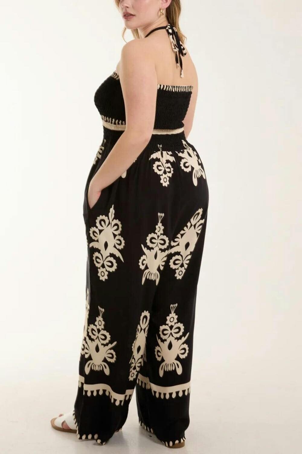 Hoxton Gal Oversized Tie Neck Printed Jumpsuit in Black and White