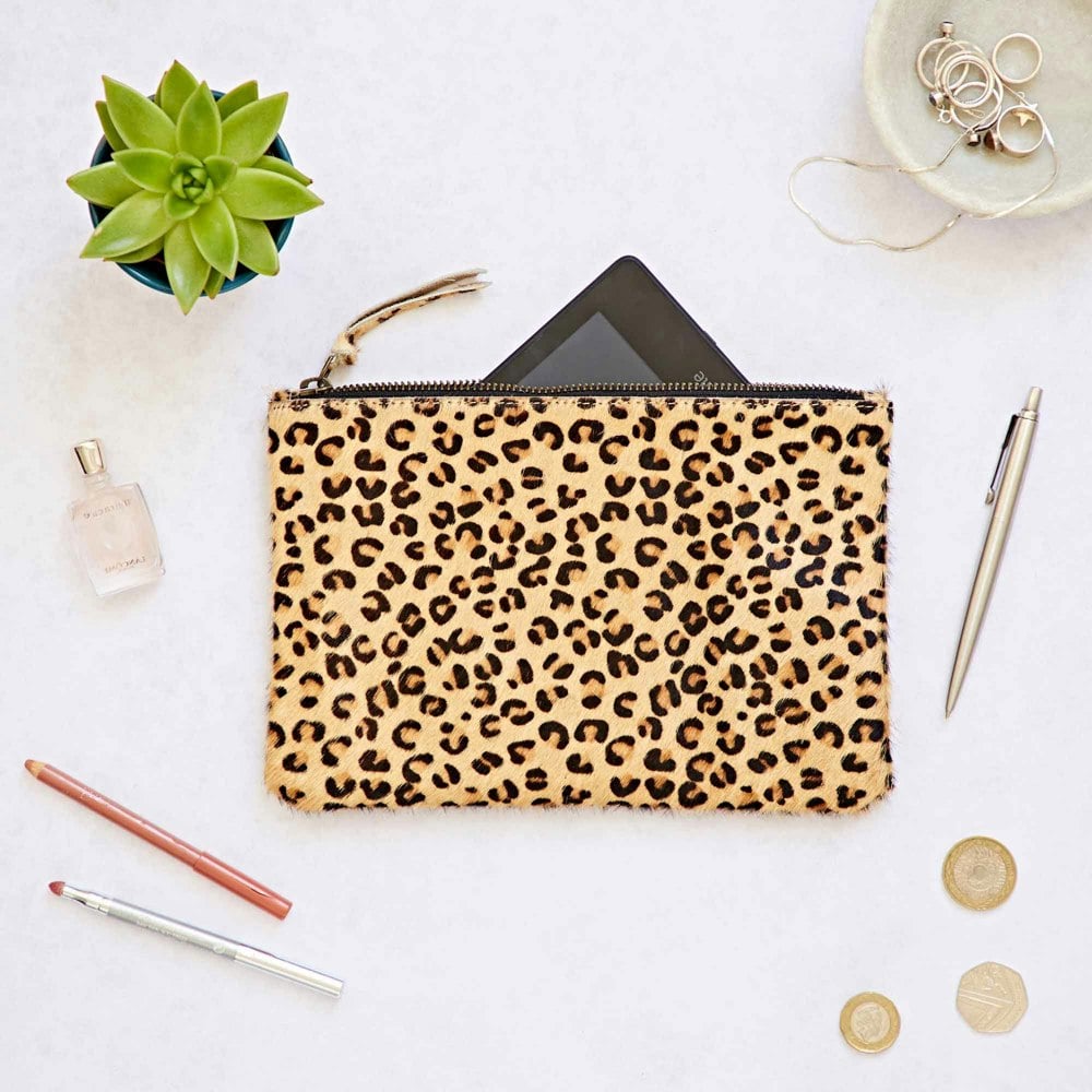 Paper High Leopard Print Accessory Case