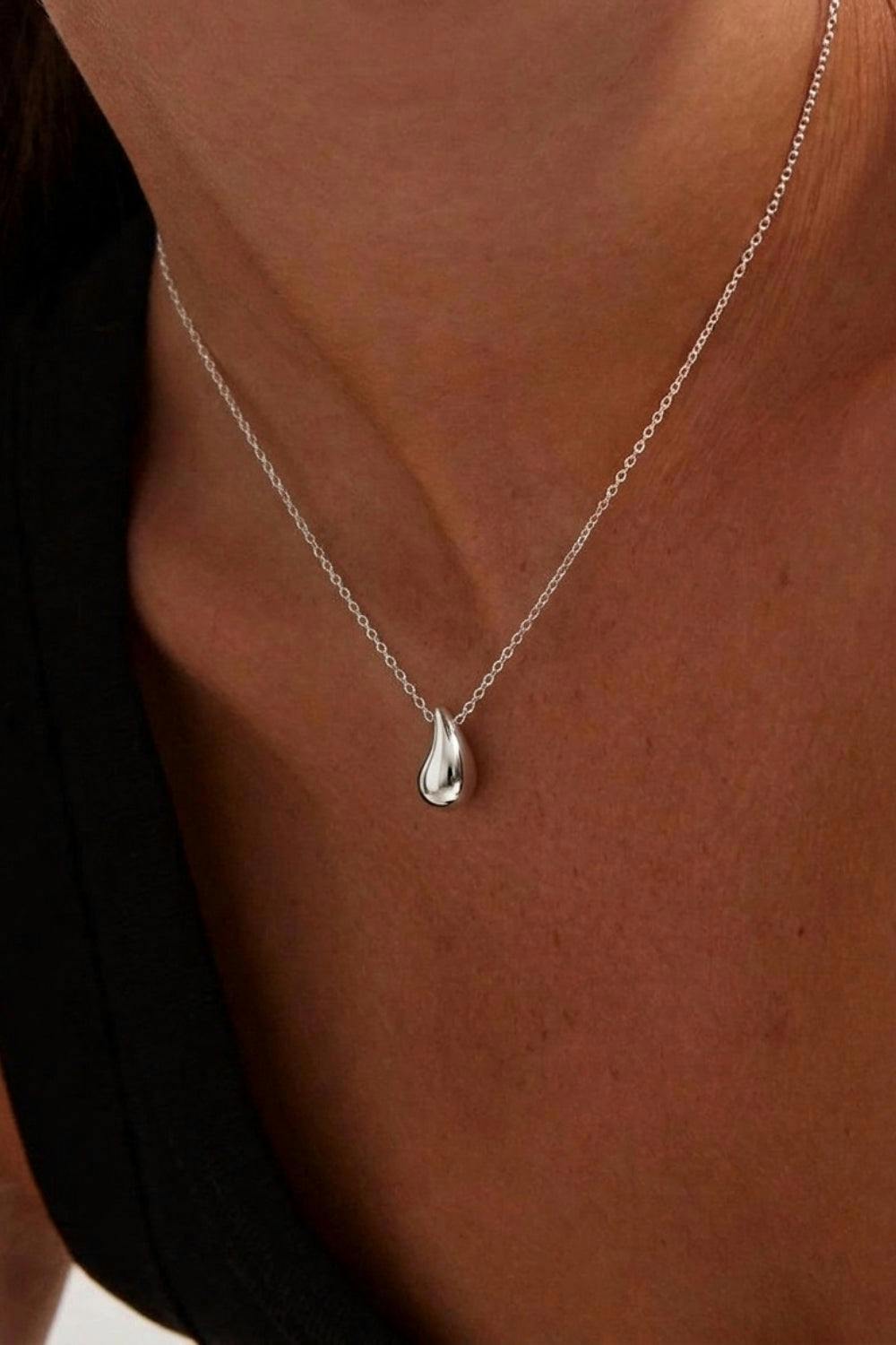 Serla Silver Waterdrop Necklace