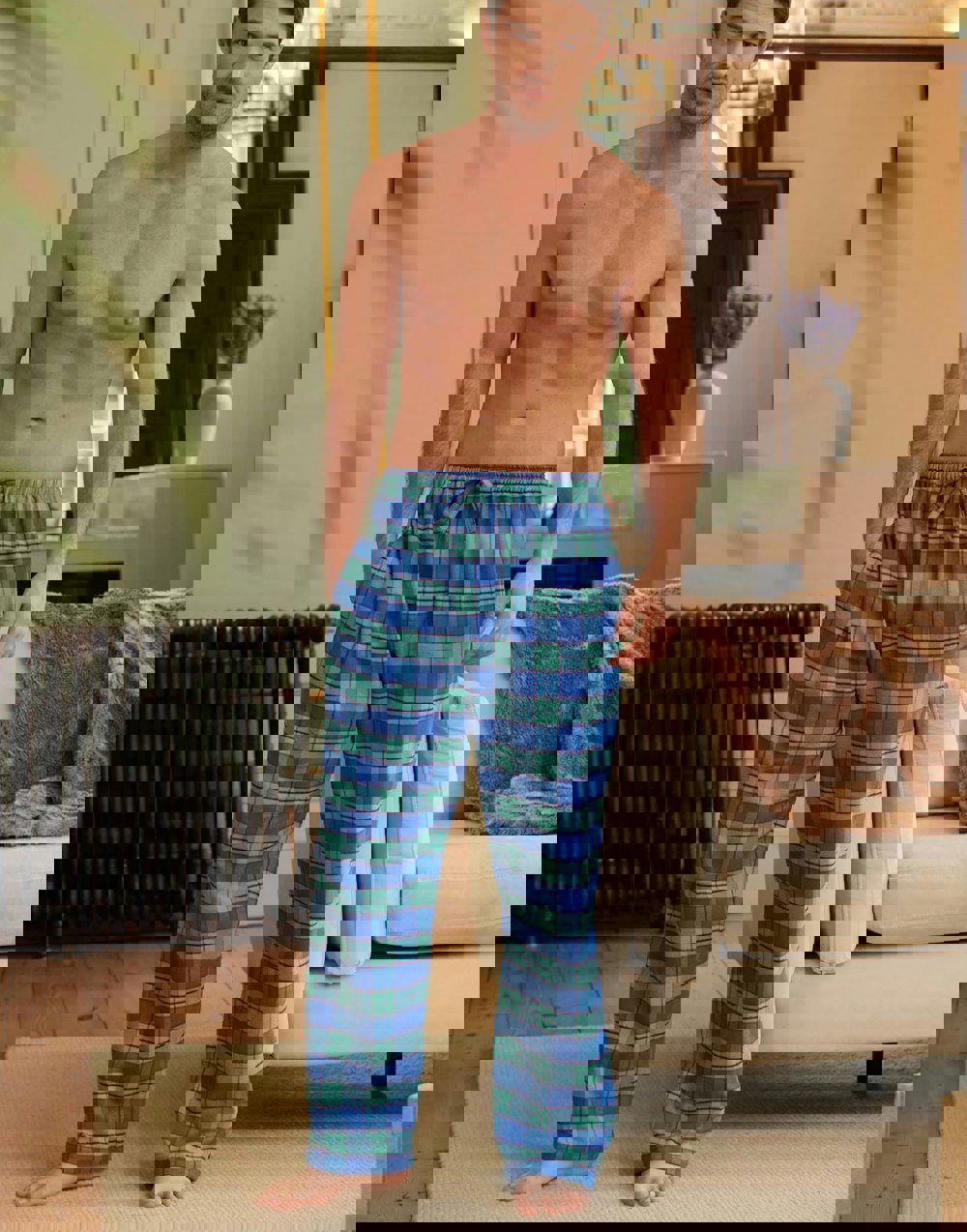 M_PJ_Trousers_Inverness_Tartan_1_1.mp4