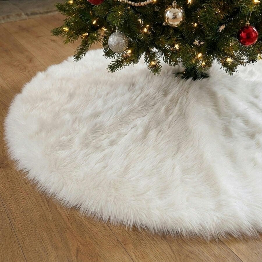 Garden Greatness Plush Faux Fur Christmas Tree Skirt