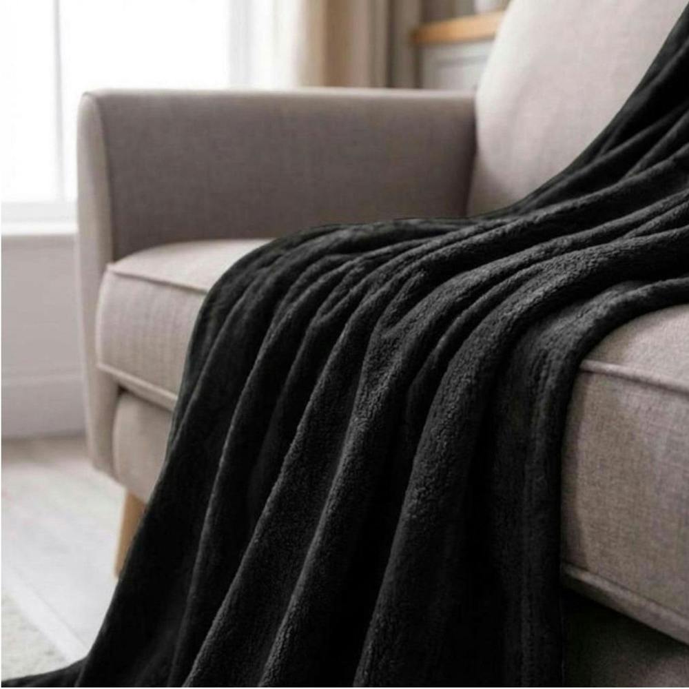 Garden Greatness Maison Ultra Soft Black Throw