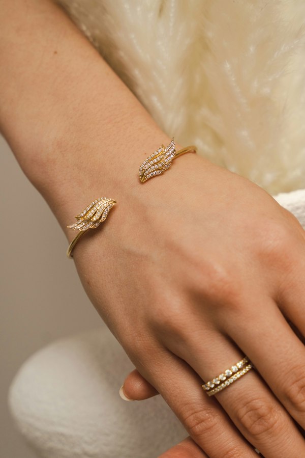 BLOOMTINE | Modelled Angel Wing Bangle