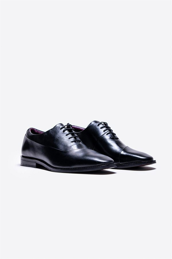 Seviile black shoe front