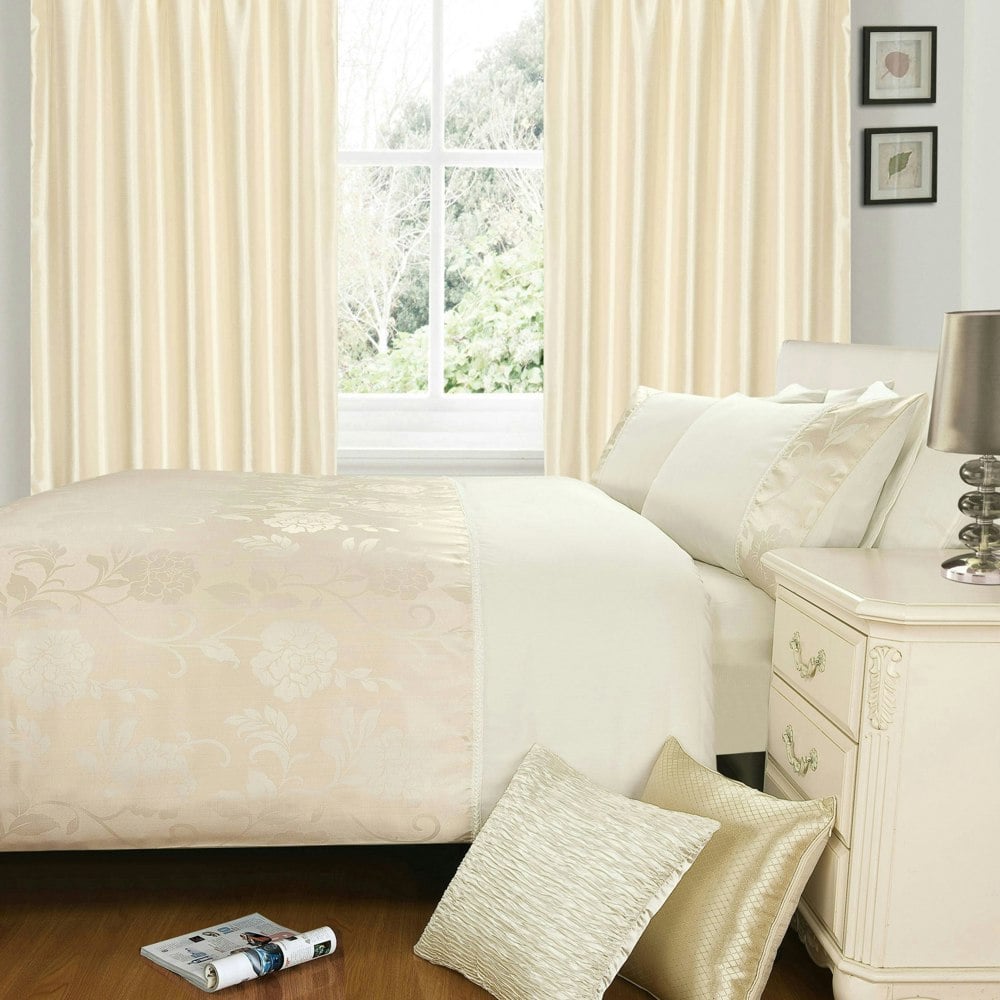 Intimates Lina Jacquard Duvet Cover & Pillowcase Set