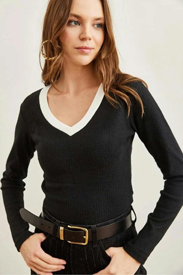 Hoxton Gal Neck-Detail Brushed Stretch Blouse