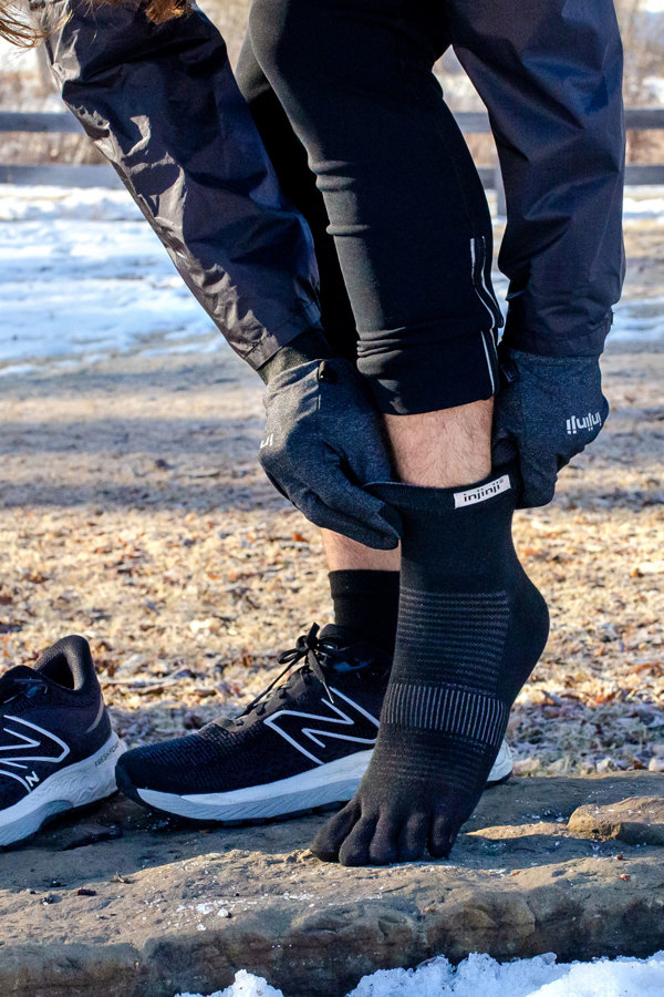 Injinji Unisex Lightweight Mini Crew Performance Toe Socks (INJ-LW-MC)